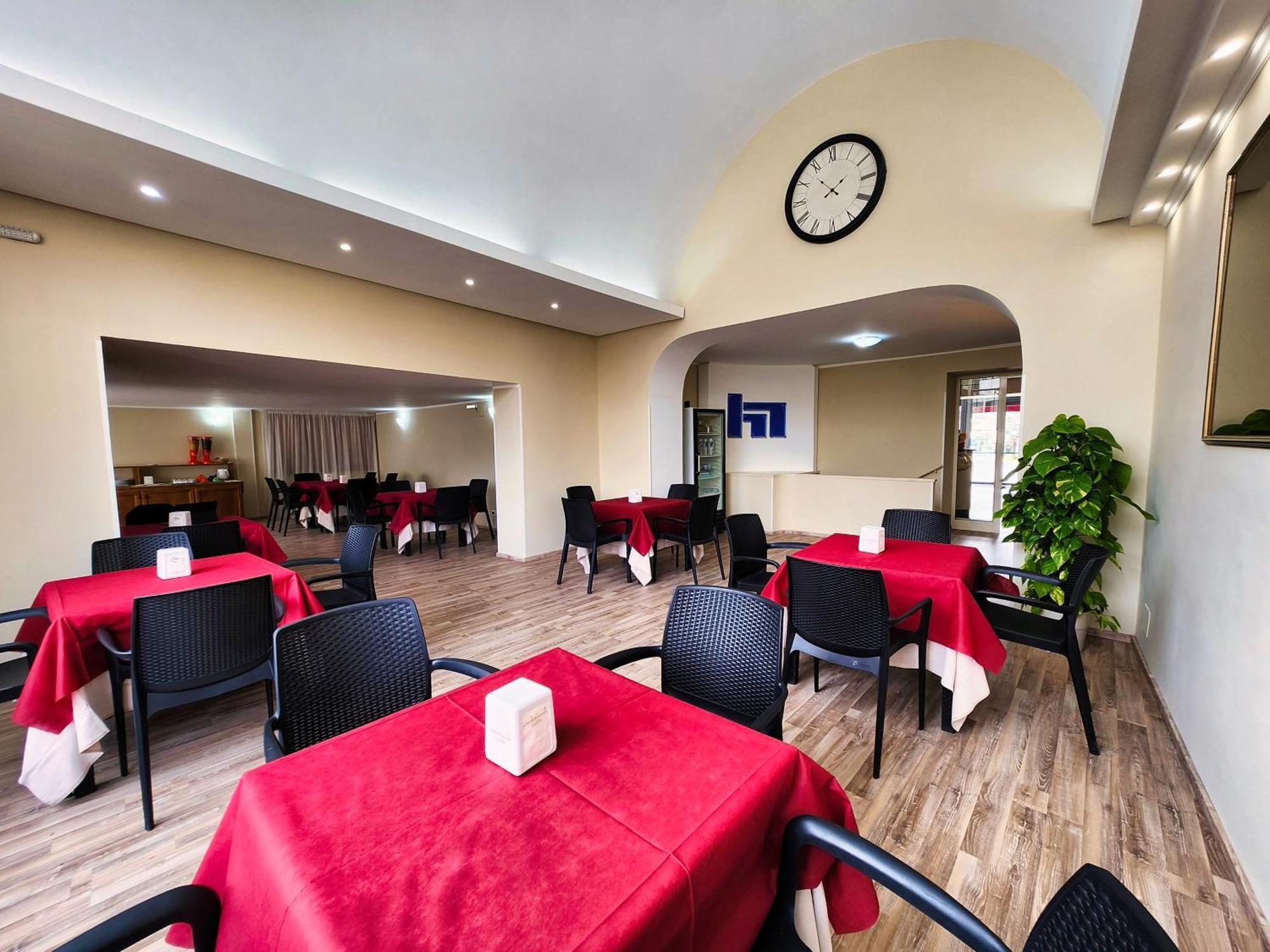 Hotel Nazionale Bolsena Bagian luar foto