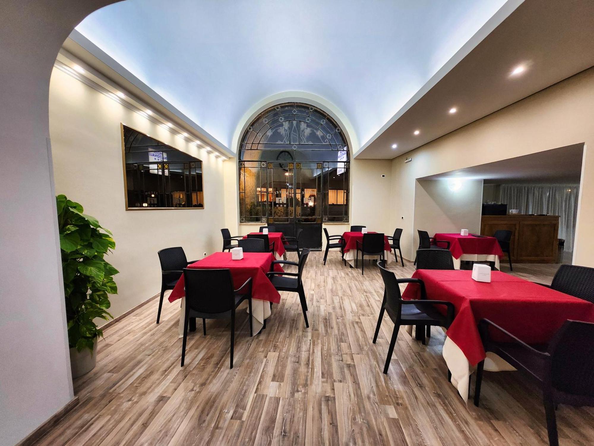 Hotel Nazionale Bolsena Bagian luar foto